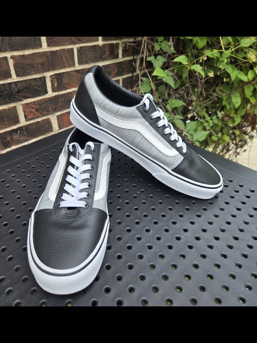 Vans Atwood Low-Top Heather Gray & Black Skate Shoes Men’s 10.5